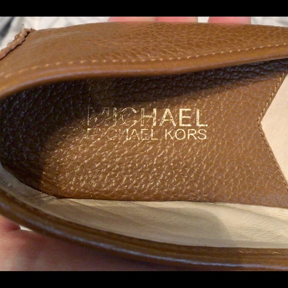 Michael Kors luggage color flats - Picture 5 of 5